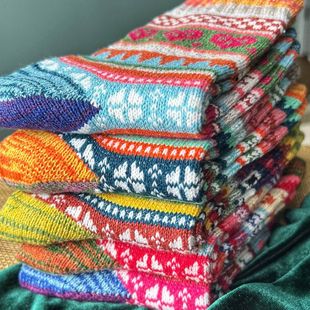 Heart Hygge Socks - Retro Cabin Cozy Boots & Slides Socks
